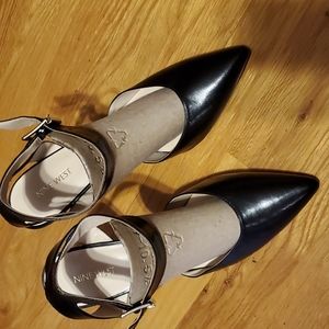 Nine West black leather pump, size 10. Never worn.